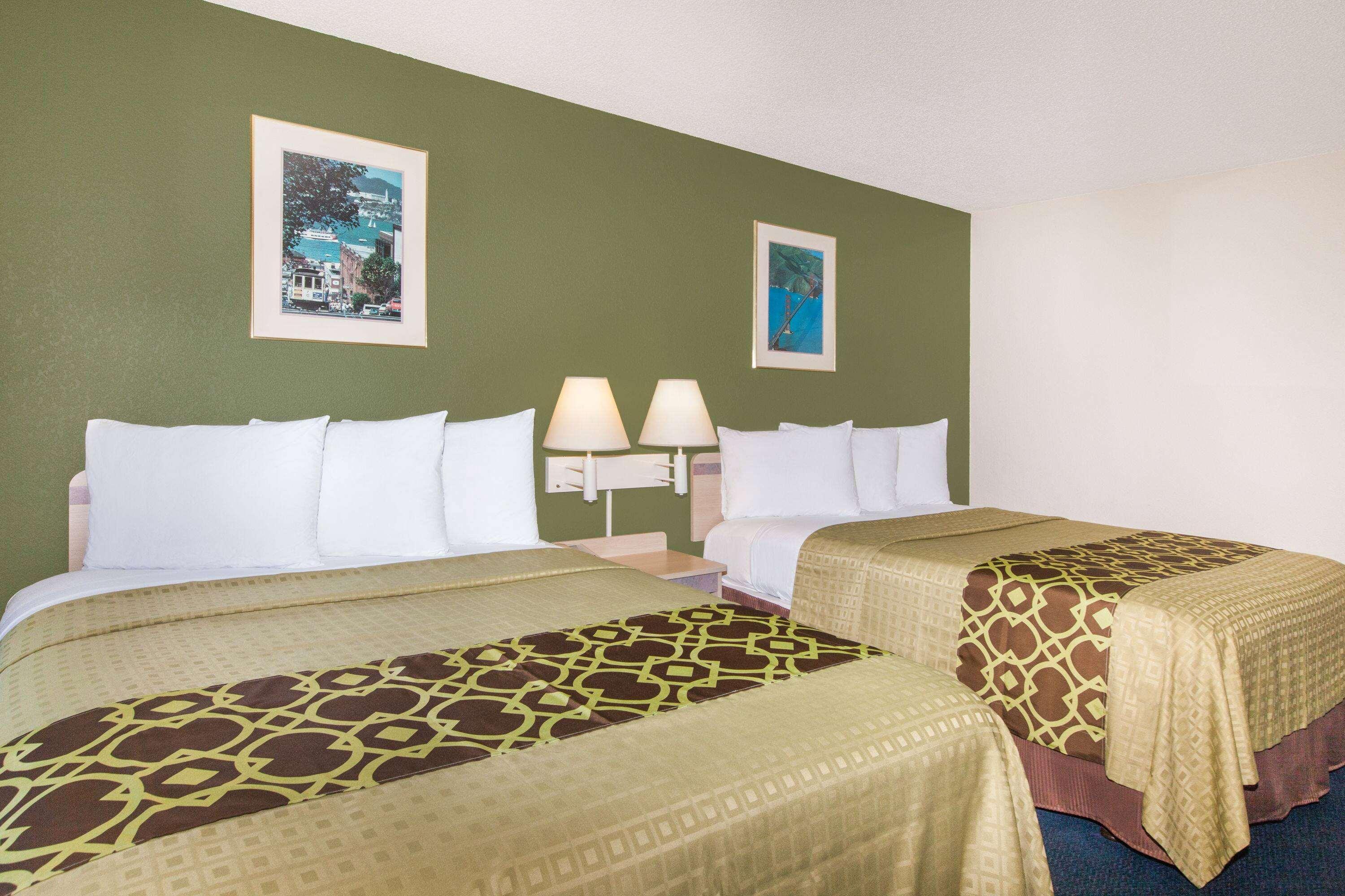 Travelodge By Wyndham Los Banos Ca מראה חיצוני תמונה