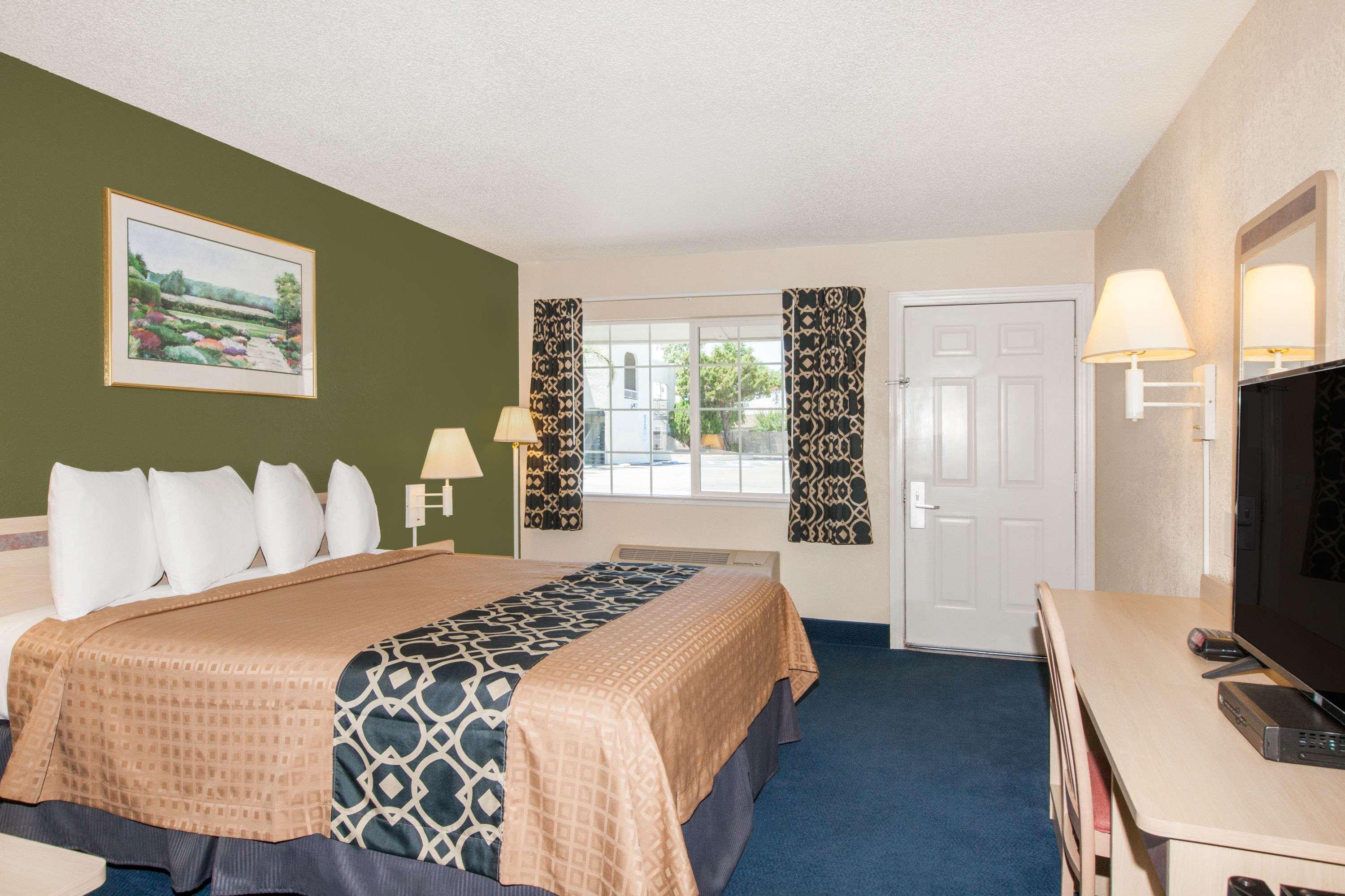 Travelodge By Wyndham Los Banos Ca מראה חיצוני תמונה