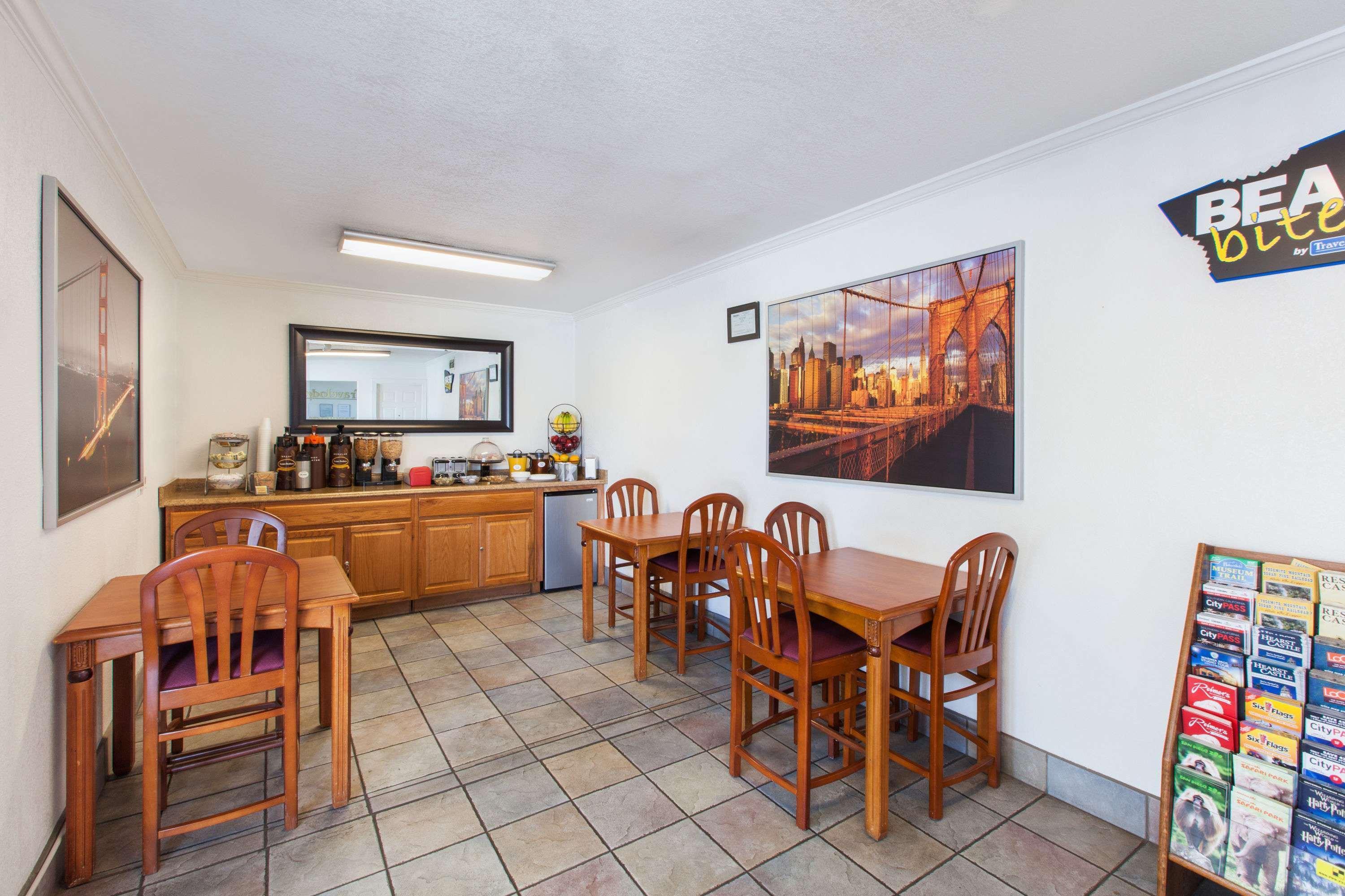 Travelodge By Wyndham Los Banos Ca מראה חיצוני תמונה