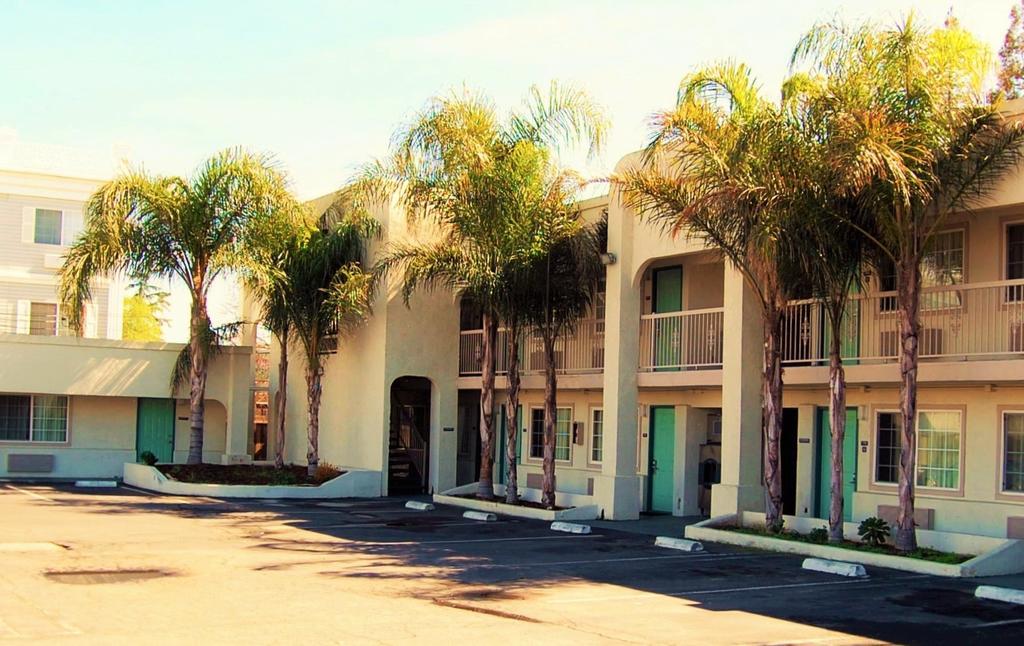 Travelodge By Wyndham Los Banos Ca מראה חיצוני תמונה