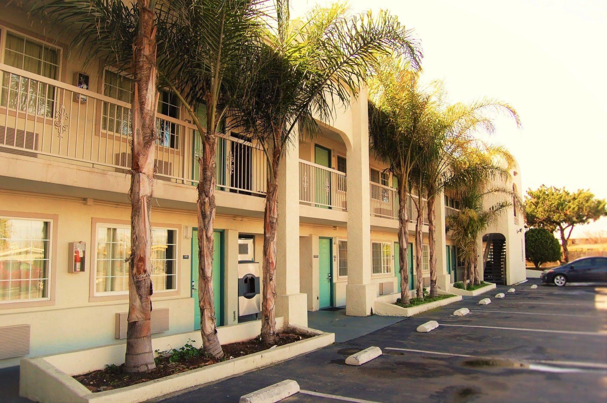 Travelodge By Wyndham Los Banos Ca מראה חיצוני תמונה