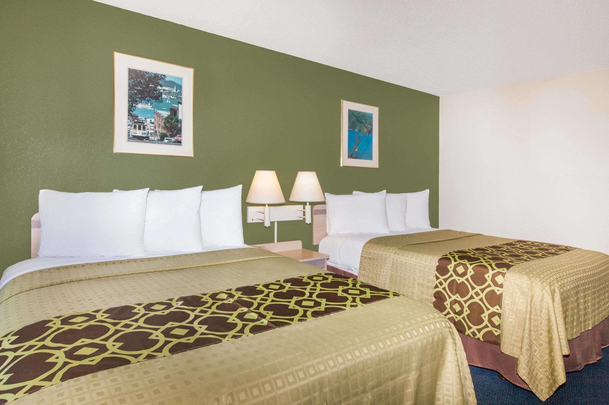 Travelodge By Wyndham Los Banos Ca מראה חיצוני תמונה